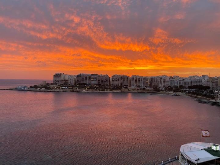 F2 - Lovely Two Bedrooms Flat Sea View, St Julians Saint Julian's ภายนอก รูปภาพ